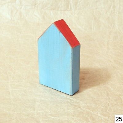 modrý dřevěný domeček 6 x 10 cm