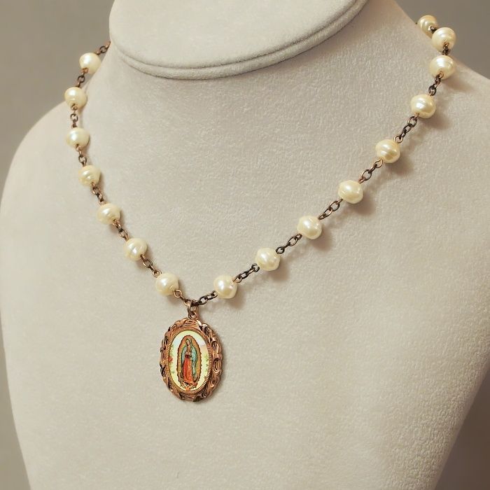 náhrdelník s medailonkem Panna Maria