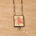 cínovaný náhrdelník vintage květiny