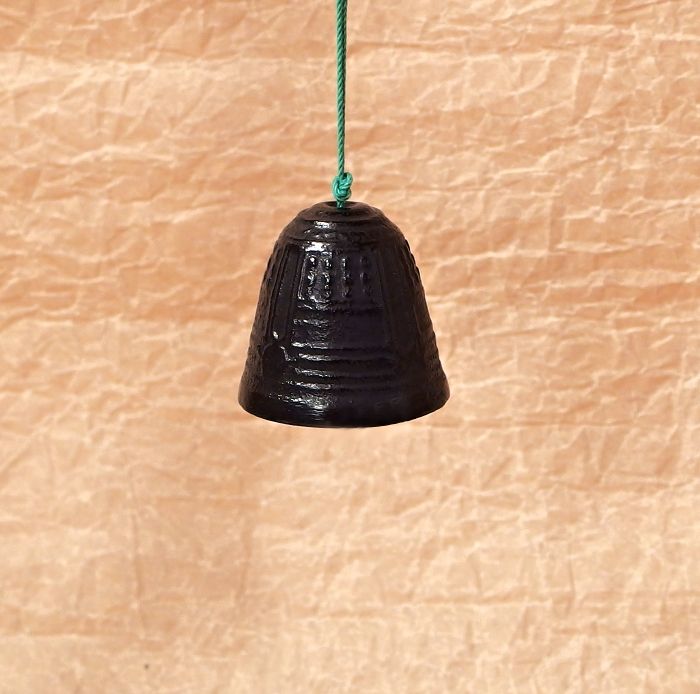 japonský zvoneček z litiny vyrobeno v Japonsku