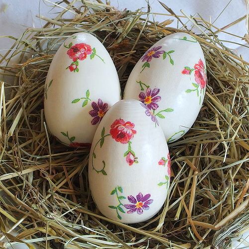 velikonoční dekorace vajíčka kytičkovaná