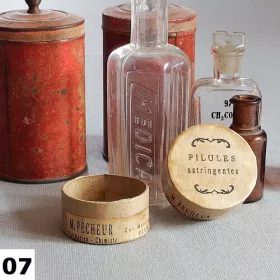 Vintage papírová krabička - Pharmacie I Miltika Vintage papirova krabicka Pharmacie I 07 s autorskou etiketou