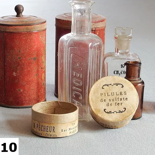 Vintage papirova krabicka Pharmacie I 10 s autorskou etiketou