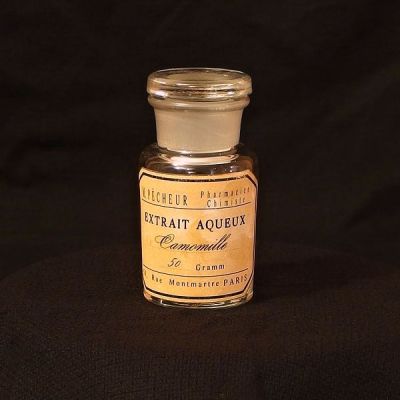 lahvička ve stylu starých lékáren Extrait